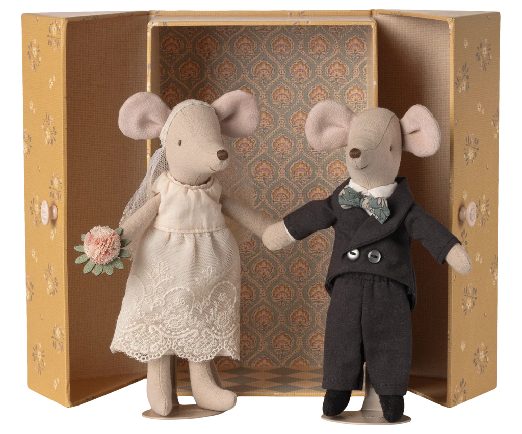 Wedding Mice Couple in Box - Mum & Dad