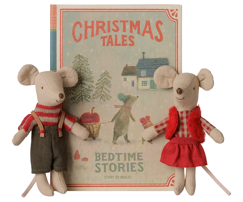 Christmas twin mice, Little sister and brother in book